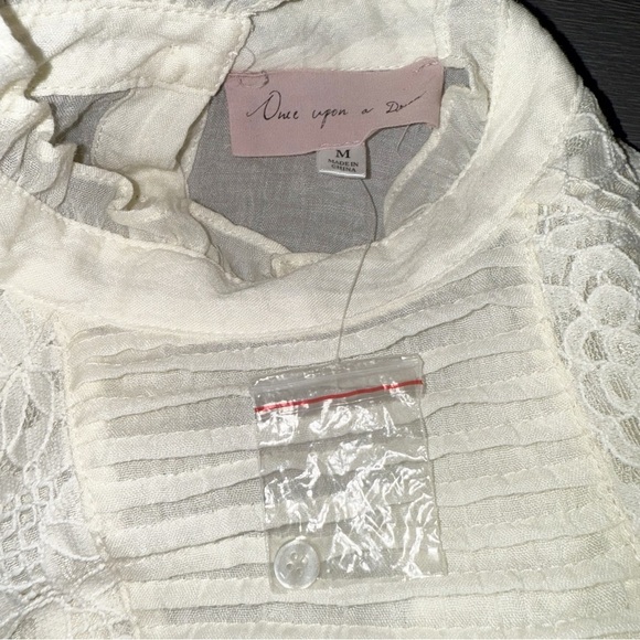 Once Upon a Dream Vintage-Inspired Lace Blouse – Size M - Picture 4 of 11